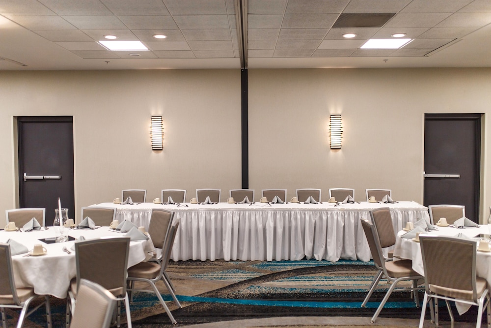 DoubleTree by Hilton Neenah - photo 58
