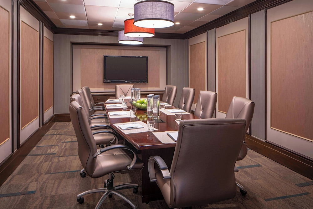 Sheraton Houston Brookhollow Hotel - photo 33