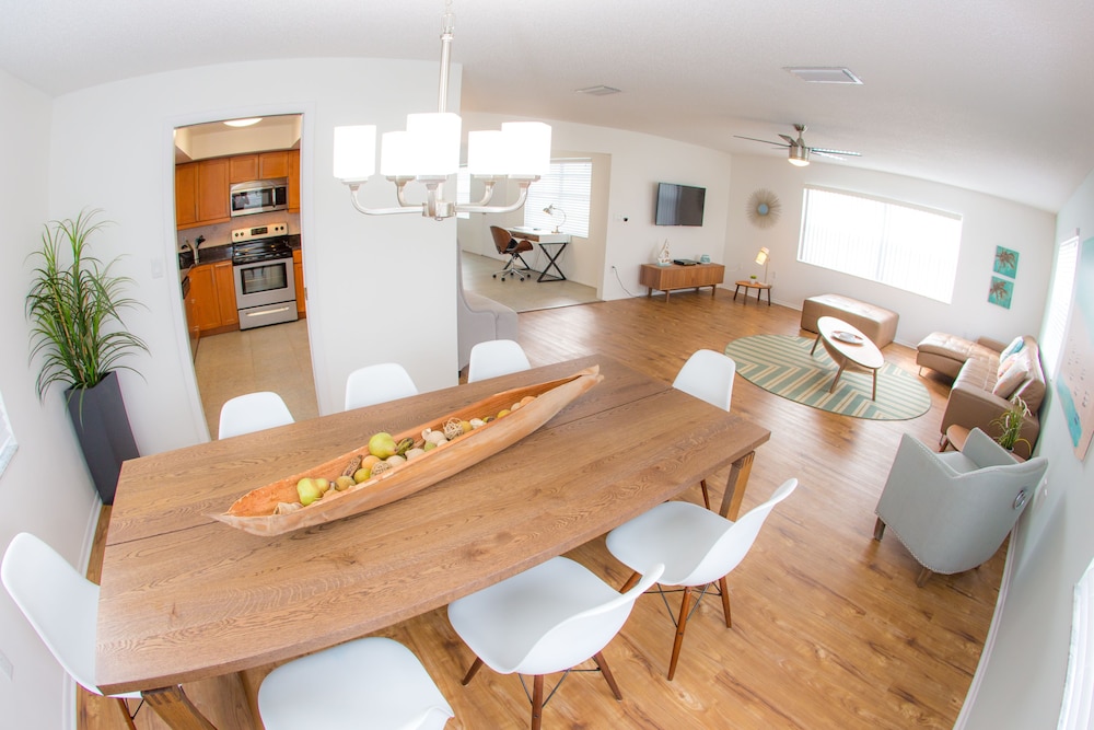 St Pete Beach Suites - photo 16