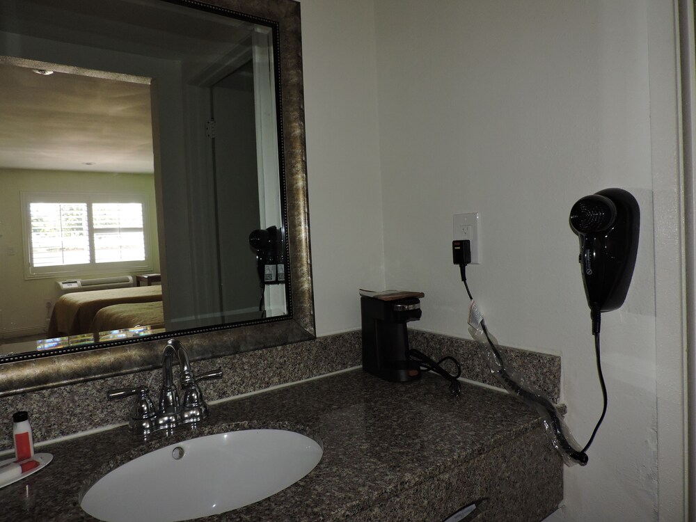 Motel6 Artesia CA - photo 37