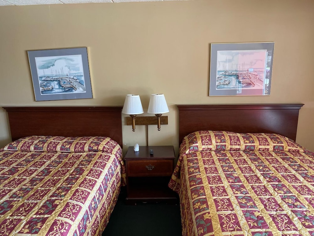 Budget Host Village Inn - featured photo