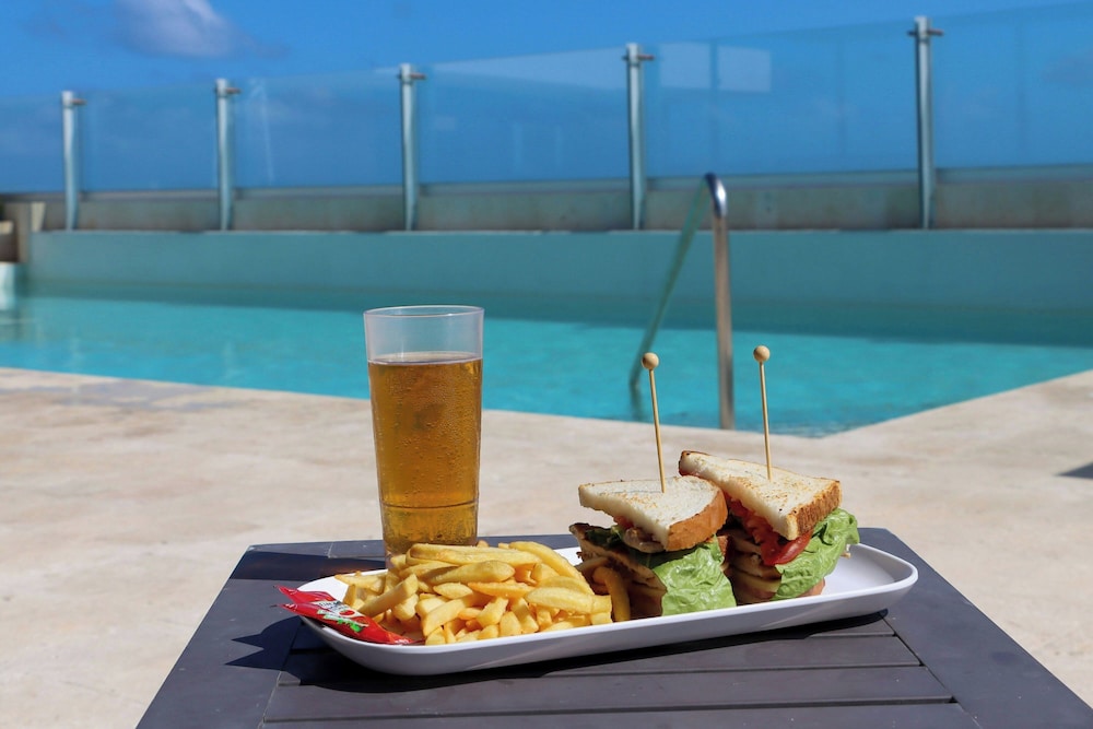 Residence Inn by Marriott Cancun Hotel Zone