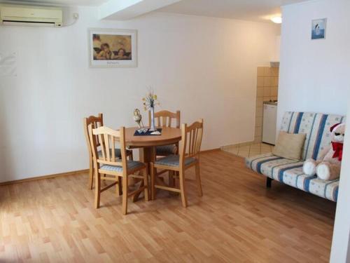 Apartments Lozica Comfort Studio Apartment with Terrace and Sea View