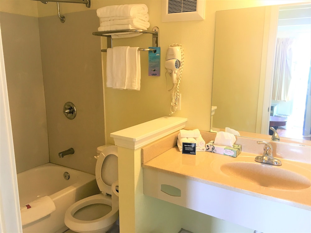 Travelodge by Wyndham Fairfield Napa Valley - photo 17