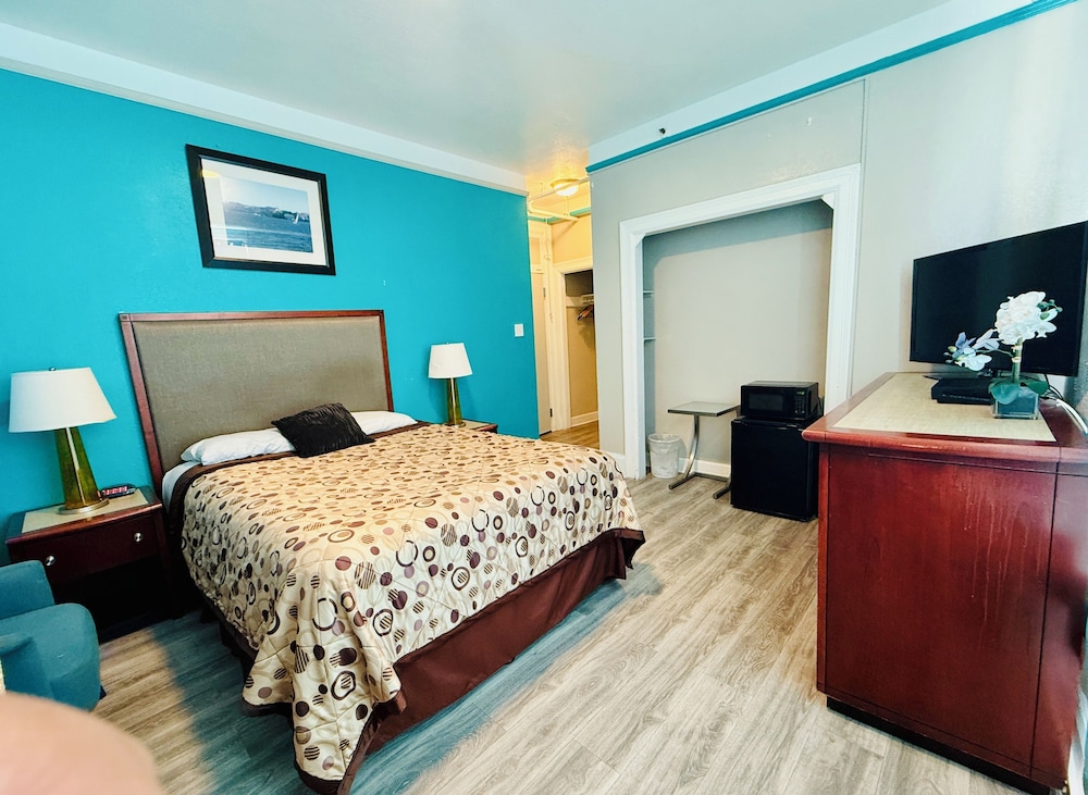 Admiral Hotel - photo 15