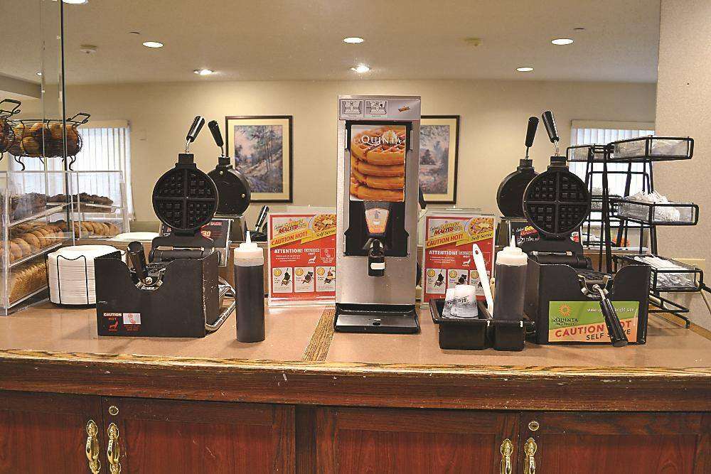 Days Inn by Wyndham Pleasant Prairie Kenosha - photo 42