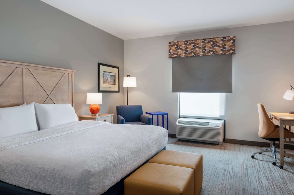 Hampton Inn & Suites Dodge City - photo 13