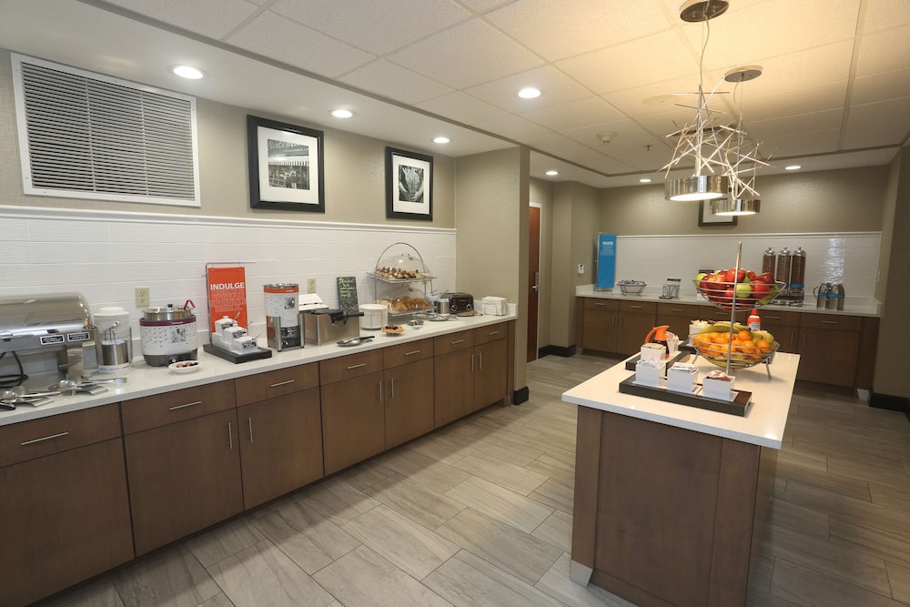 Hampton Inn Owego - photo 28