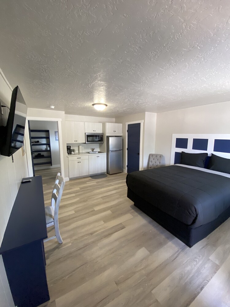 CB&M Executive Suites — Duchesne — photo 3