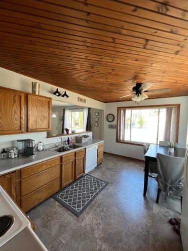Brookside Retreat LLC - carbon neutral hotel in Newaygo
