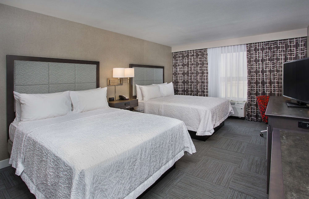 Hampton Inn Vincennes - photo 16