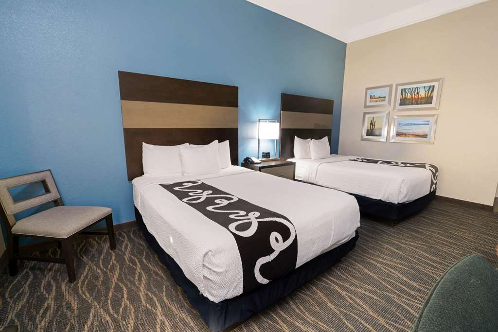 La Quinta Inn & Suites by Wyndham Phoenix I 10 West - photo 33
