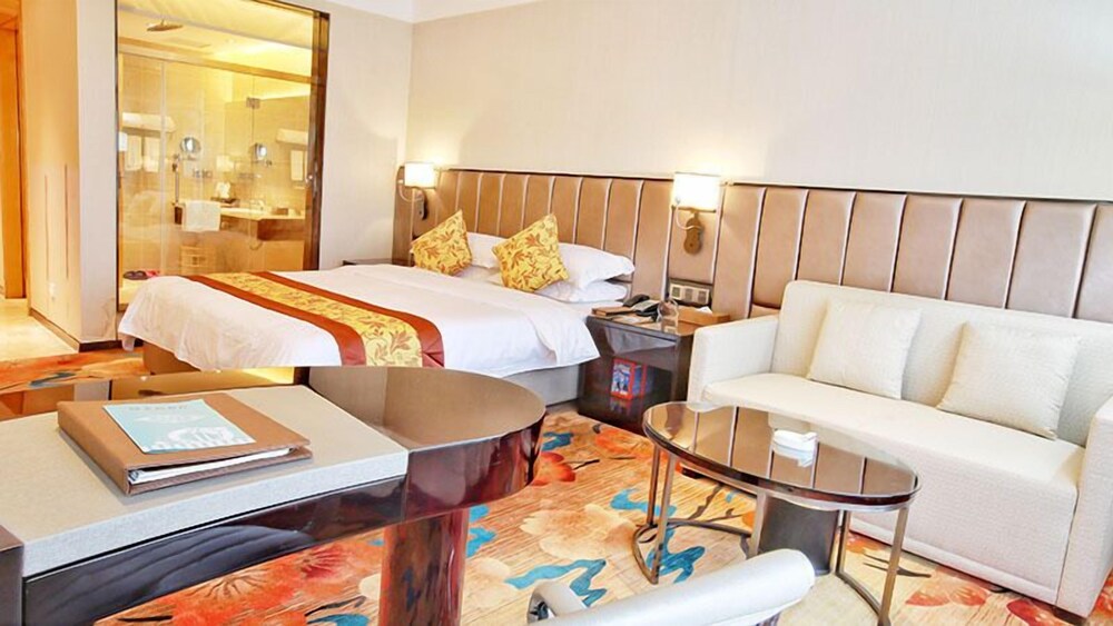 Aiman Hotel — hotel in Yingcheng