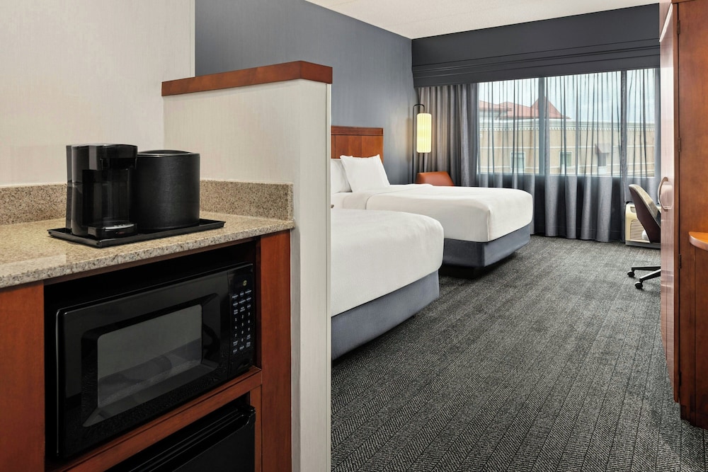 Courtyard by Marriott Minneapolis Maple Grove Arbor Lakes - photo 23