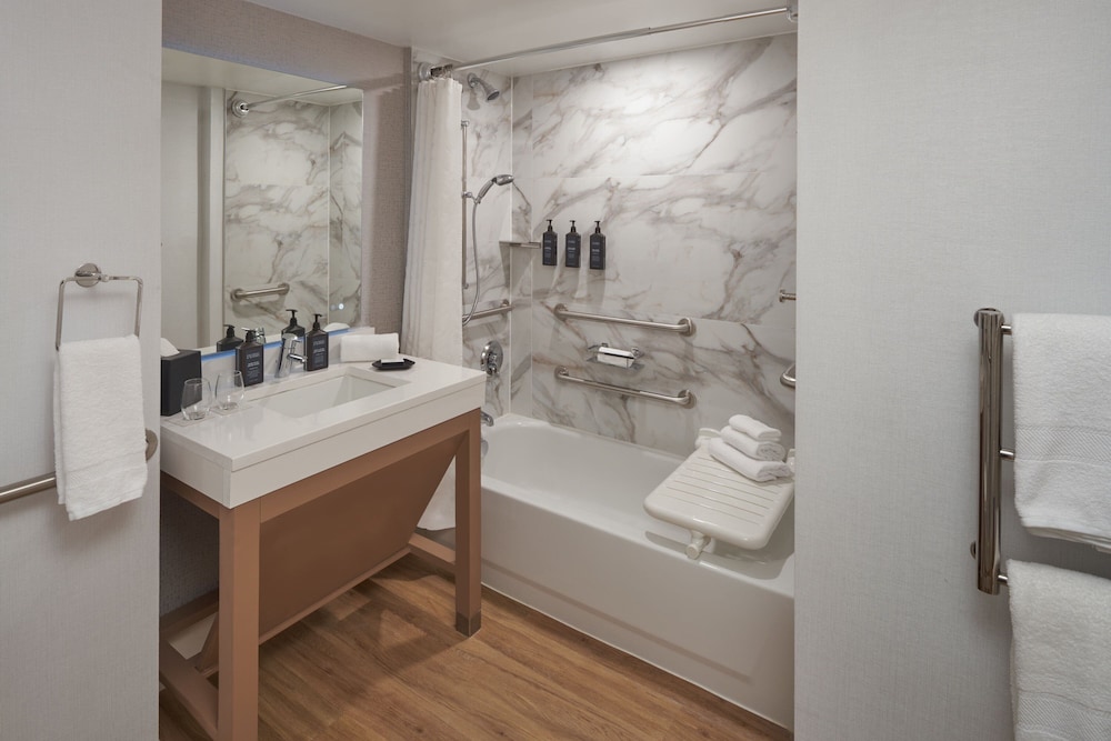 Sheraton Pittsburgh Hotel at Station Square - photo 10
