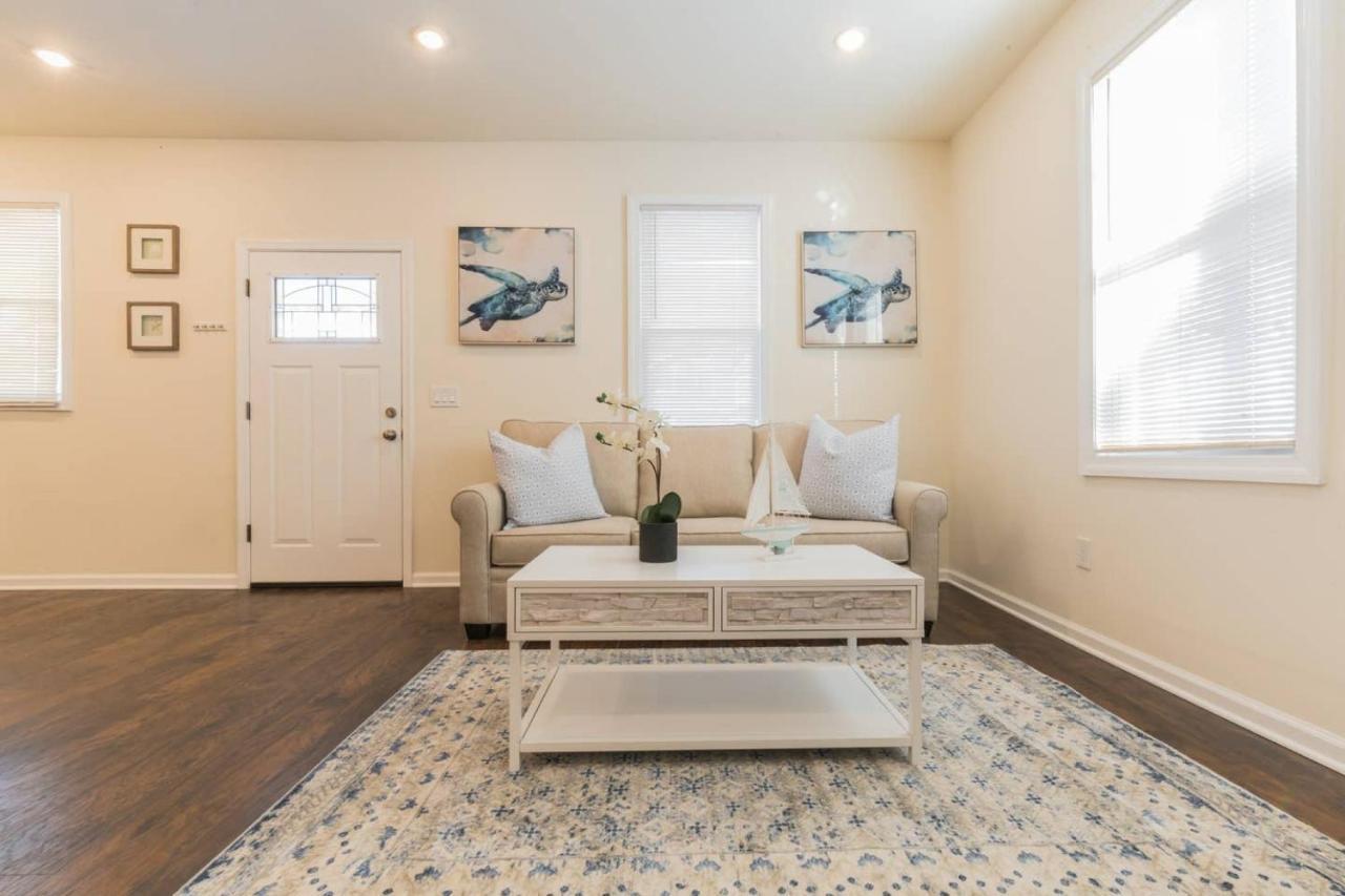 2 Blocks from Beach Sleeps 16 — 4-Star Luxury Hotel in Ventnor City, United States