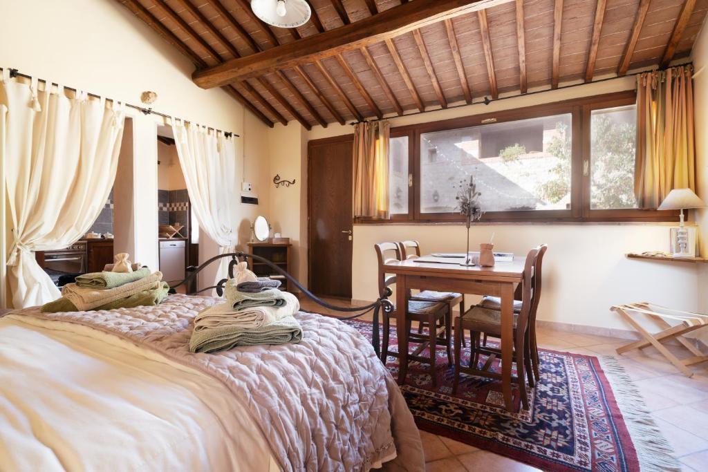 Villa Montecastello — 4-Star Luxury Hotel in Monteriggioni, Italy