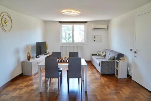 Domus Arvali Appartamento Superior con Terrazza Privata — 4-Star Luxury Hotel in Rome, Italy