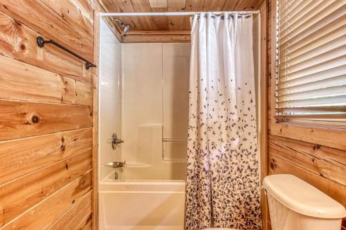 A View From Above Spacious Smoky Mountain Getaway Perfect for Families & Groups - photo 23