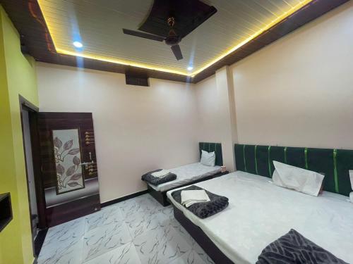 Jain Yatri Grah And Restaurant — Ujjain