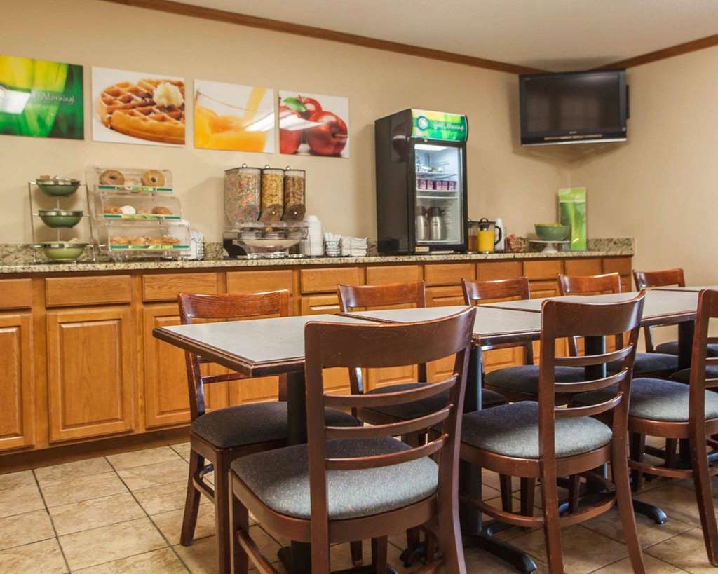 Quality Inn & Suites Eldridge Davenport North - photo 37