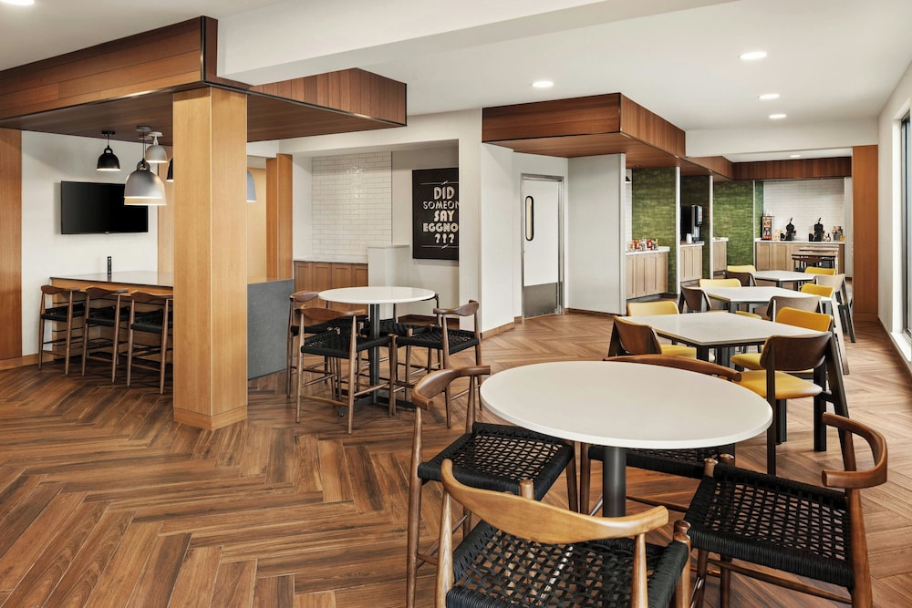 Fairfield by Marriott Inn & Suites Cedar Rapids North - photo 35