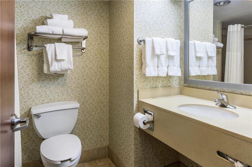 Clarion Pointe Huntsville Research Park - photo 12