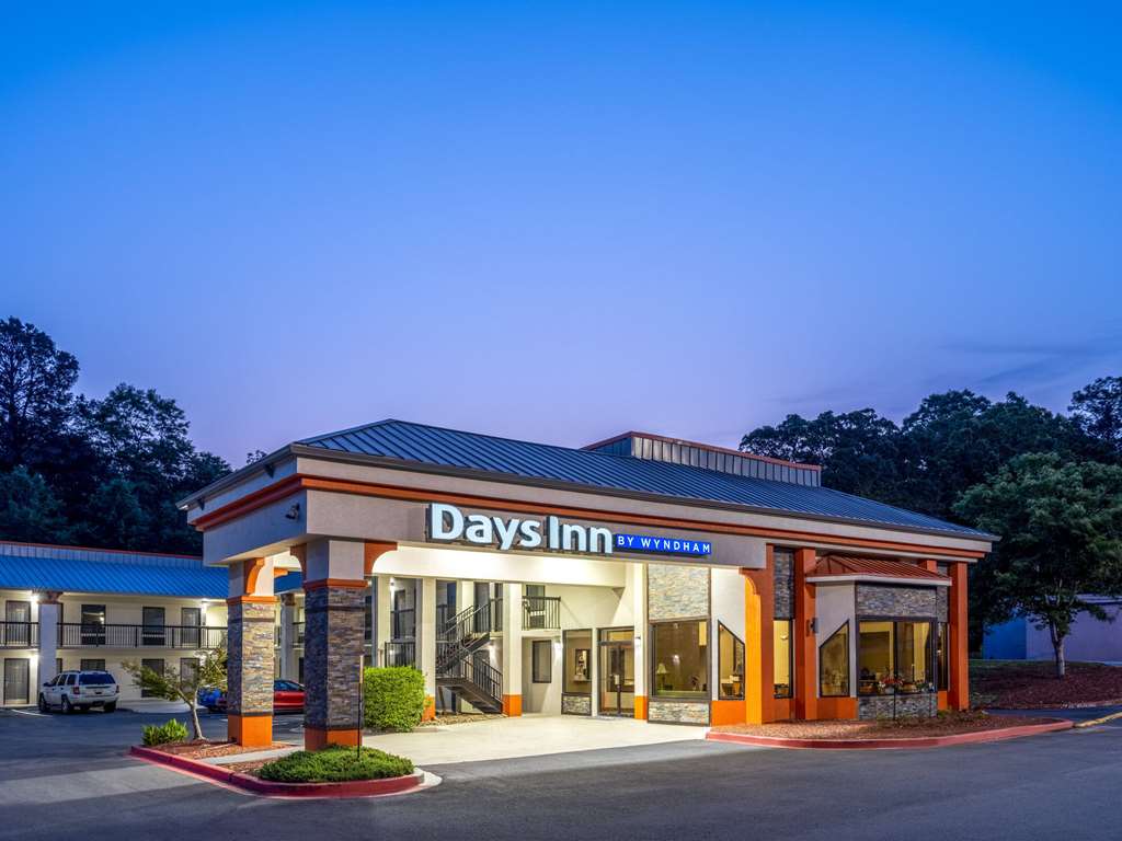 Days Inn By Wyndham Clemson — Clemson