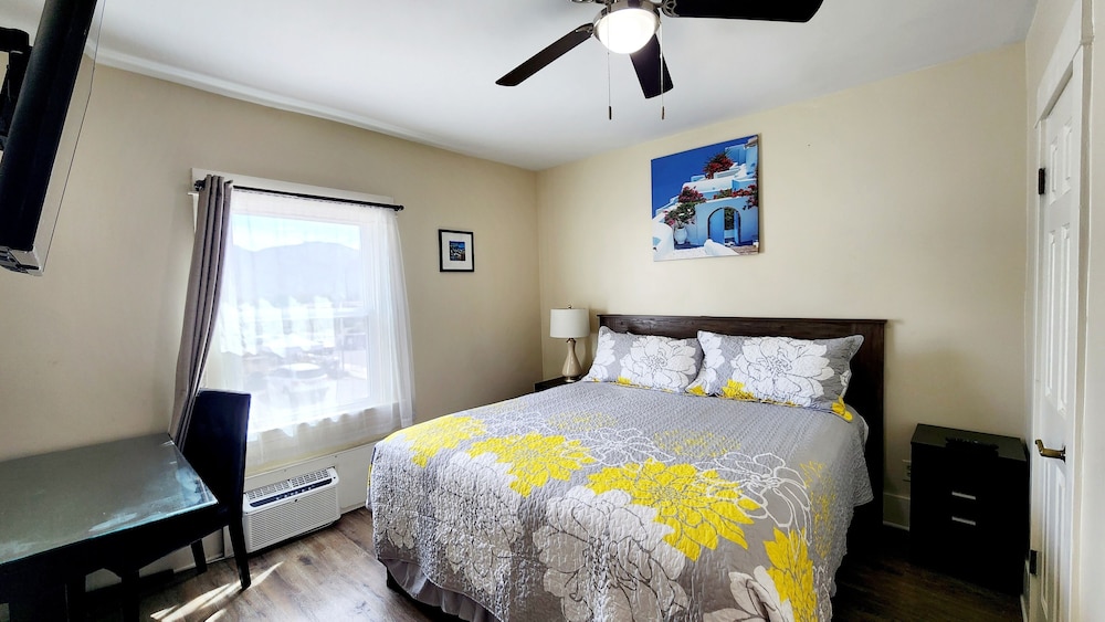 Santa Paula Inn - photo 18