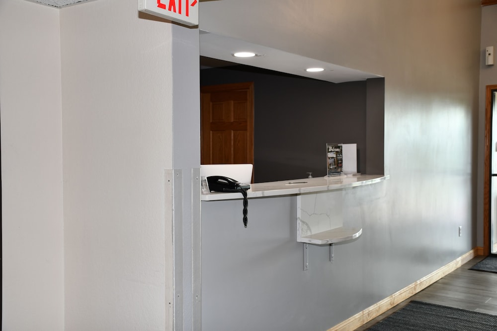Stillwater Inn & Suites - photo 6