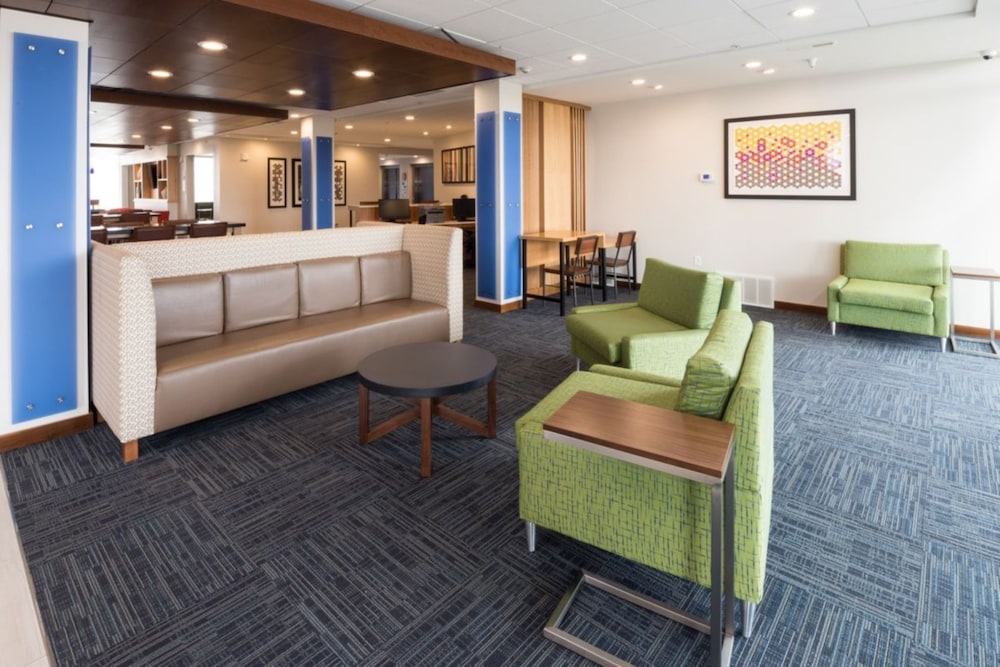Holiday Inn Express & Suites Michigan City by IHG - photo 27