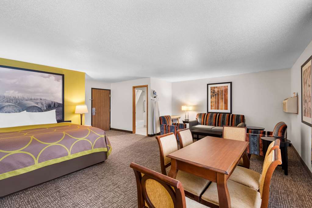 Super 8 by Wyndham Oelwein - photo 26