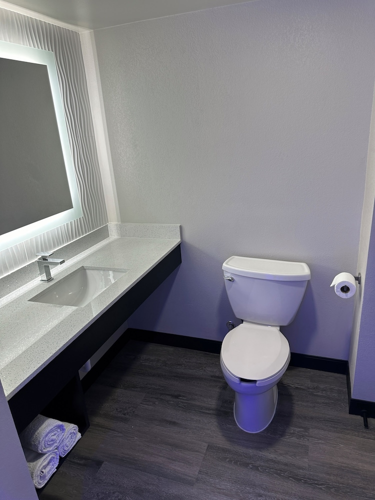 Imperial Suites - photo 15