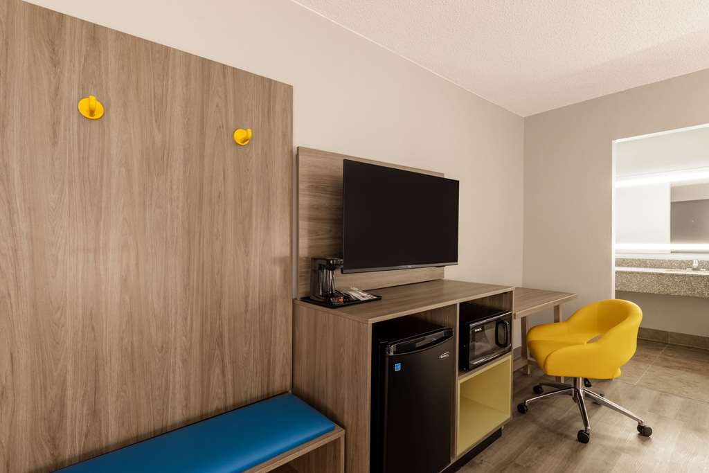 Days Inn by Wyndham Mooresville Lake Norman - photo 13