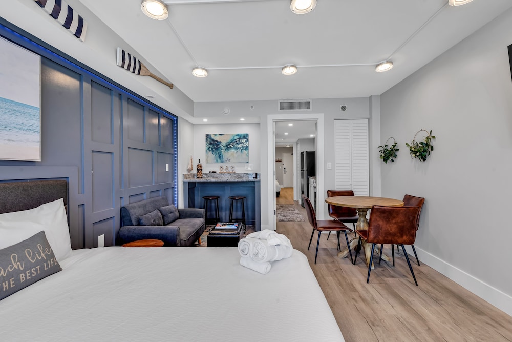 Breakers Tower 1BR Oceanfront Condo - photo 16