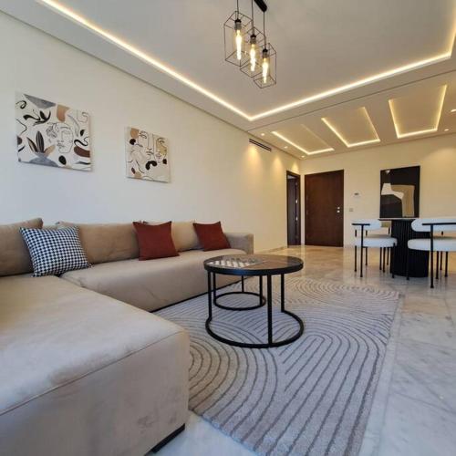 Appartement Standing 2 min Gare TGV 2 min Plage — 4-Star Luxury Hotel in Tangier, Morocco