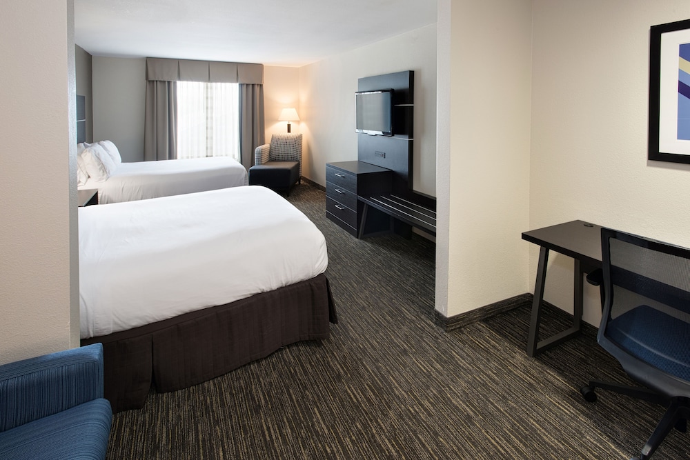 Holiday Inn Express Hotel & Suites East Wichita I 35 Andover by IHG - photo 5