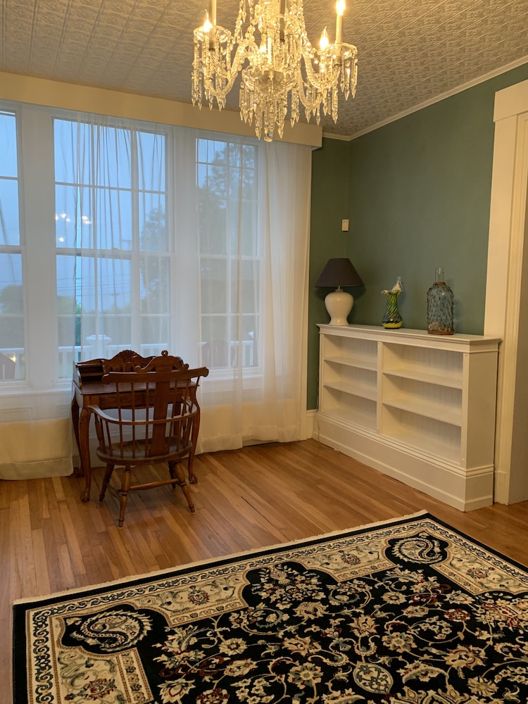 Captain Sweetser's Inn - photo 47