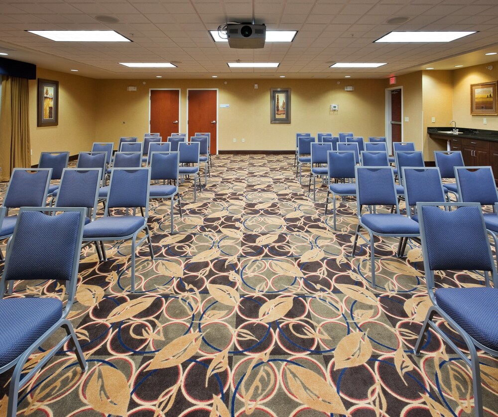 Holiday Inn Express Hotel & Suites Great Falls by IHG - photo 29