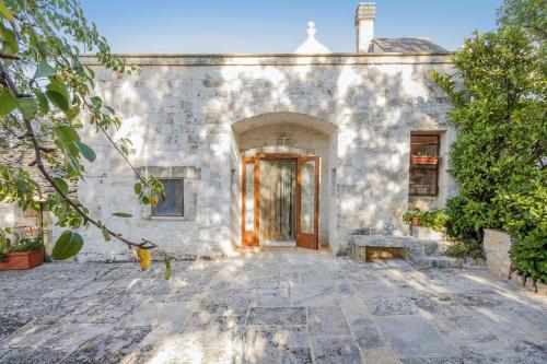 Charming house near Monopoli with terrace — 4-Star Luxury Hotel in Monopoli, Italy