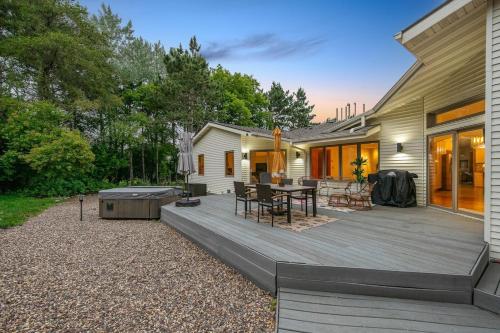 3 Acre Stillwater Oasis Min From Downtown Hot Tub — Stillwater