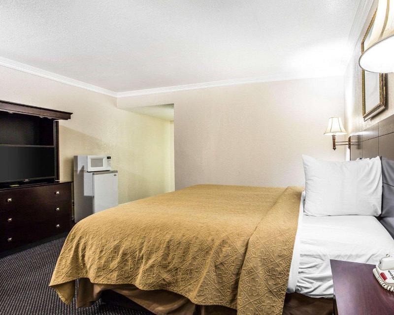 Quality Inn & Suites Thousand Oaks - photo 15