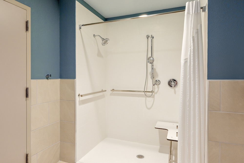 Holiday Inn Express and Suites Union Gap Yakima Area by IHG - photo 13