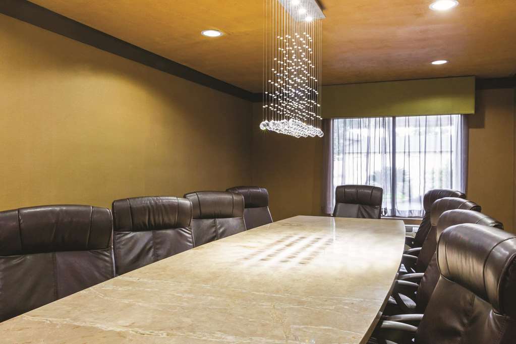 La Quinta Inn by Wyndham Austin North - photo 17
