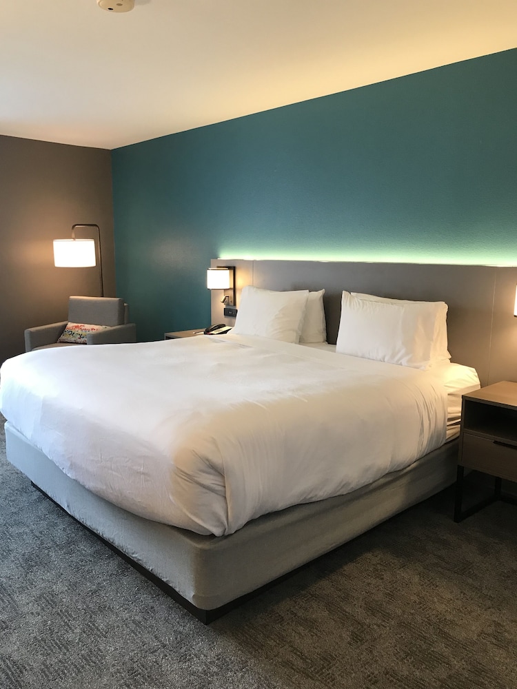 Comfort Inn & Suites NW Milwaukee - photo 15