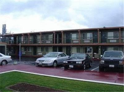 Sequoia Inn - photo 2