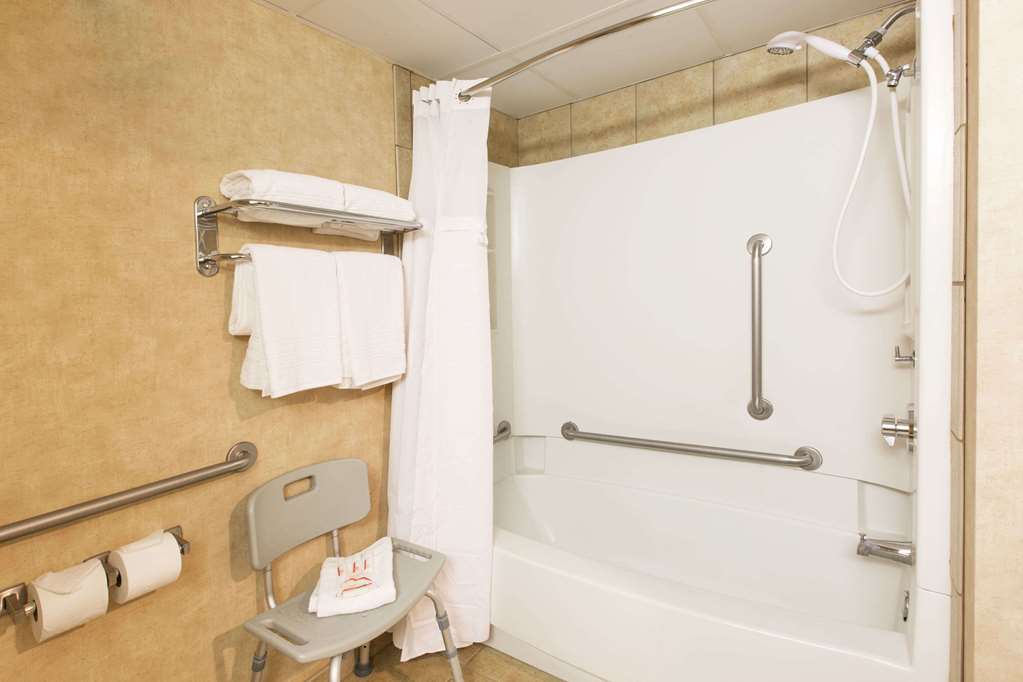 Ramada by Wyndham Sioux Falls Airport Waterpark & Event Ctr - photo 21