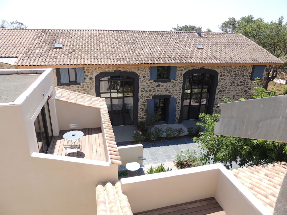 Le Domaine de la Mandoune — 4-Star Luxury Hotel in Marseillan, France