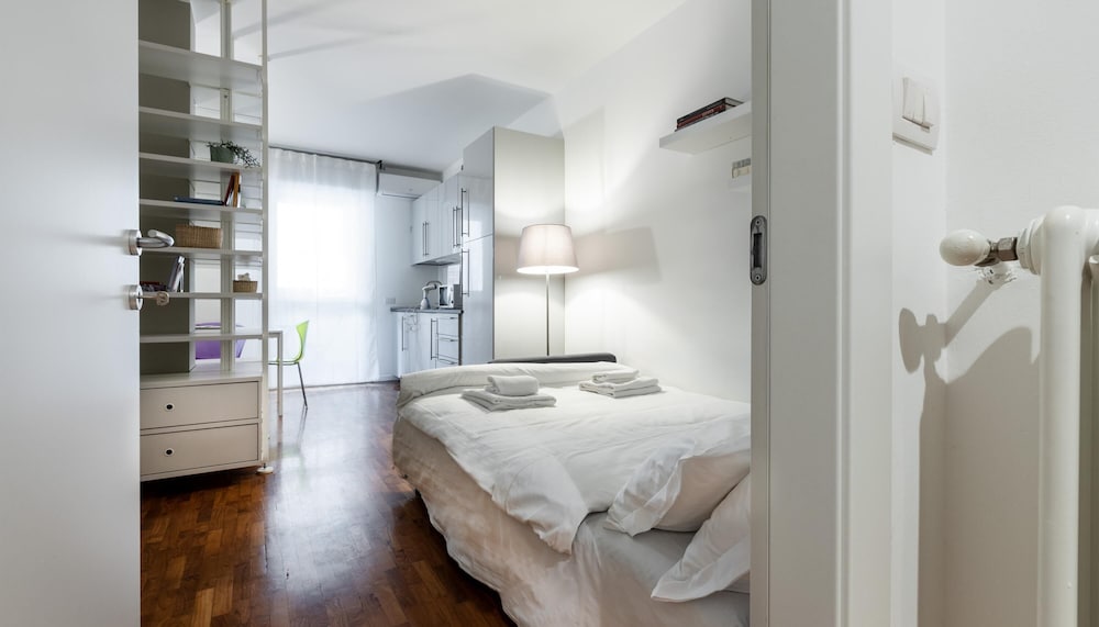 Italianway Benaco 24 — 4-Star Luxury Hotel in Milan, Italy