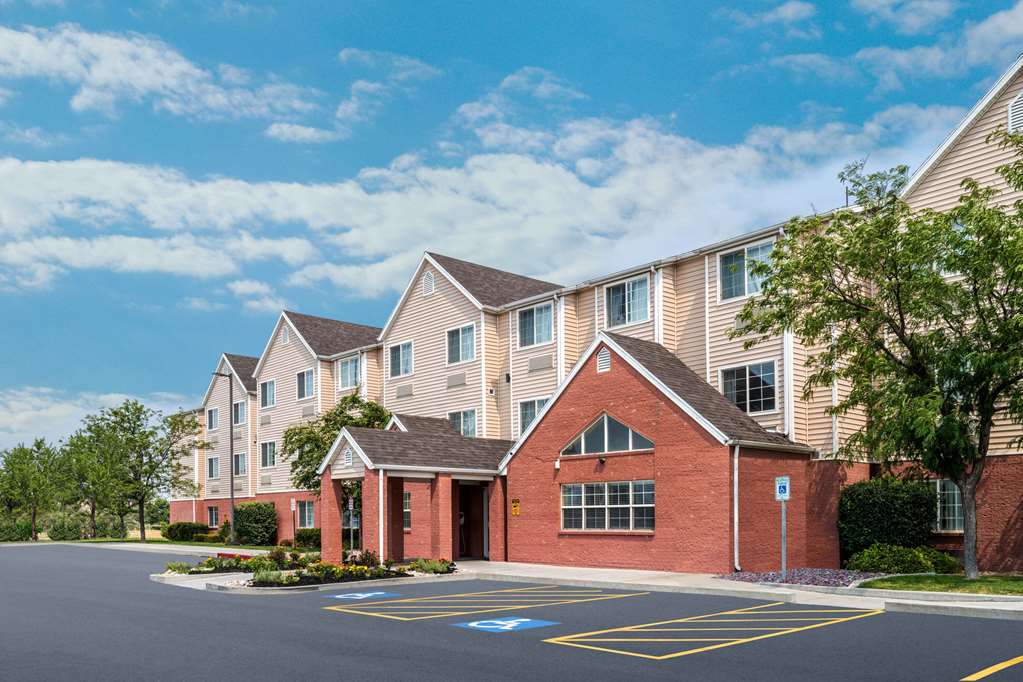 Microtel Inn & Suites by Wyndham Salt Lake City Airport - photo 2